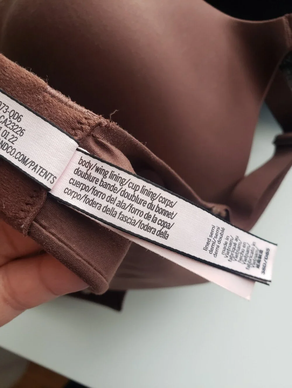 Victoria's Secret Smooth Plunge Bra - Chocolate Brown - Picture 7 of 8